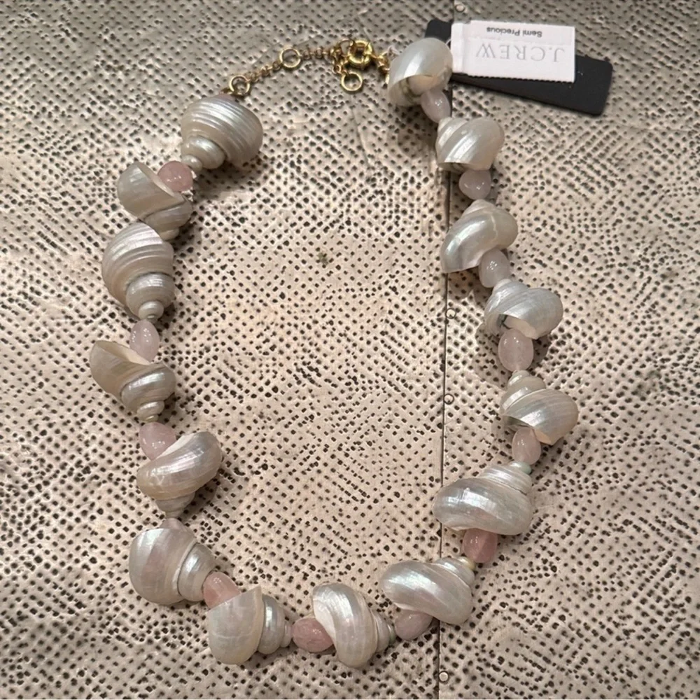 NWT J. Crew White and Gold Shell Necklace - Picture 2 of 3